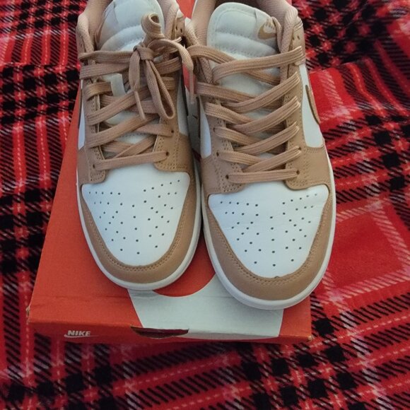 Sneaker - Picture 6 of 7